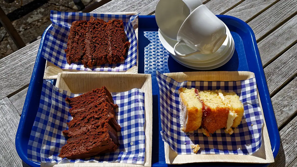 Cakes & Bakes – cake shop in South Woodford, London
