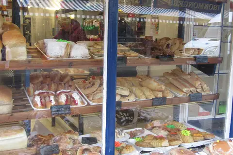 Cakes & Bakes photo 2